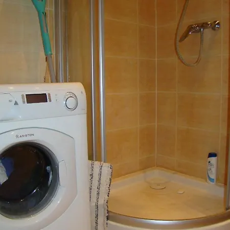 - Apartament Z 3 Niezaleznymi Pokojami Apartment Poznan