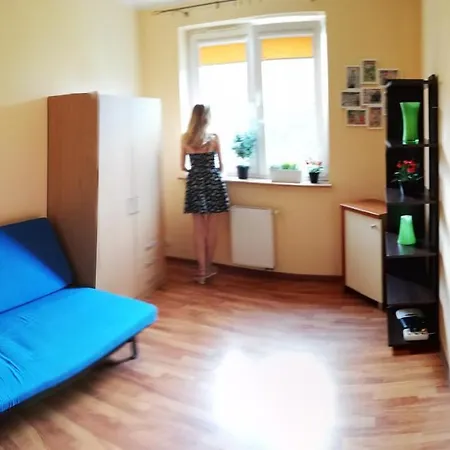 - Apartament Z 3 Niezaleznymi Pokojami Apartment
